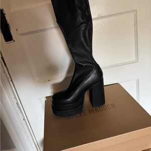 Steve Madden Black Heeled Boots with Platform Sole